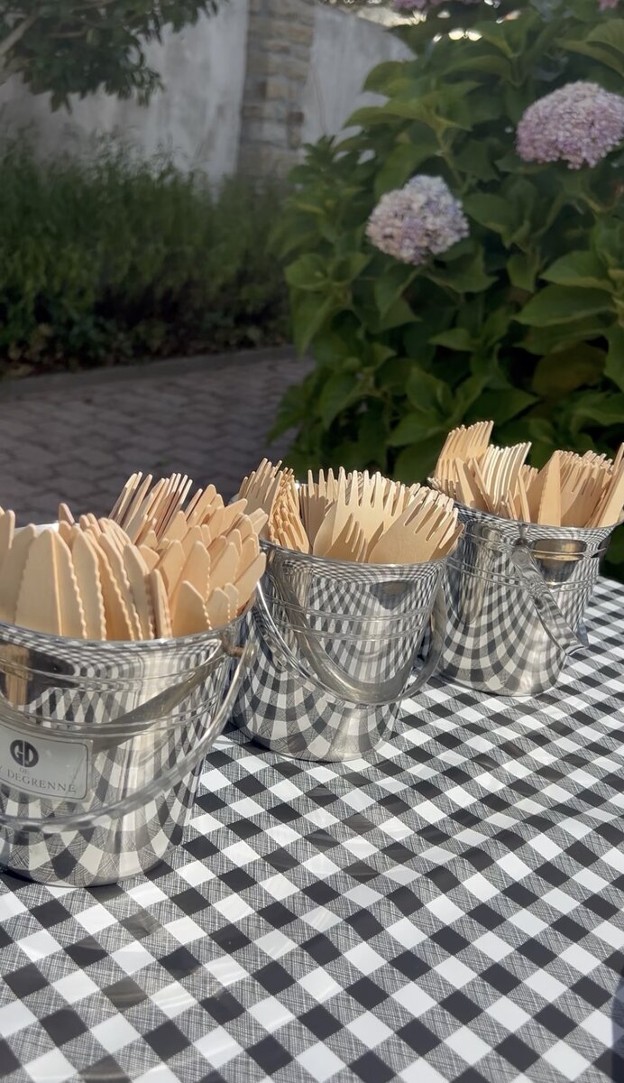 Couverts en bois pour le service